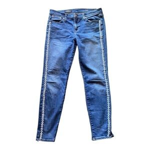 J. CREW-BLUE TOOTHPICK JEANS WITH WHITE EMBROIDERED FLOWERS-SIZE 30